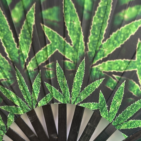 Green leaf Rave Set! - Picture 5 of 6